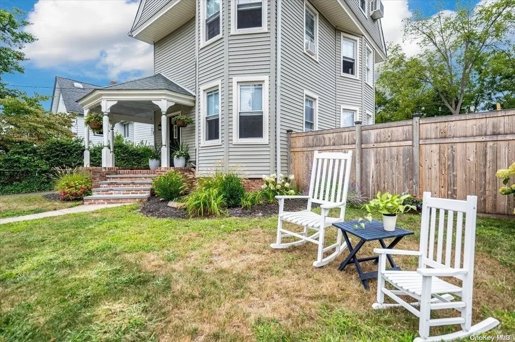 199 Raymond Street Islip NY 11751