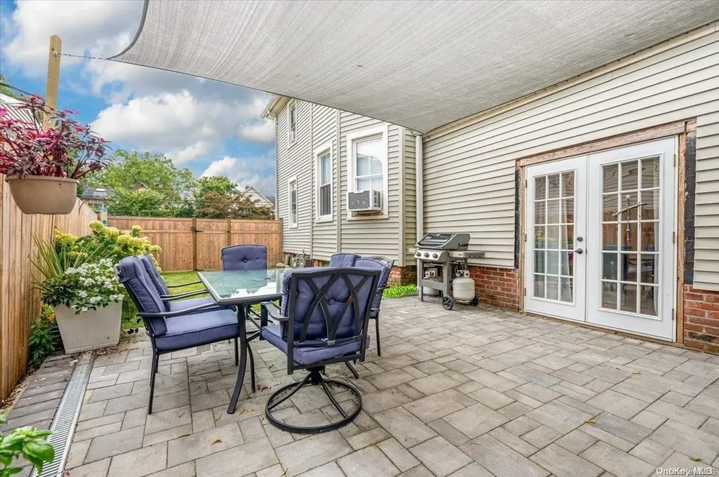 199 Raymond Street Islip NY 11751