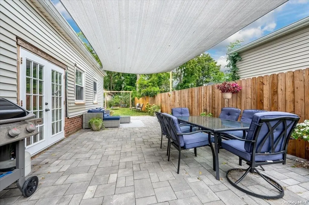 199 Raymond Street Islip NY 11751