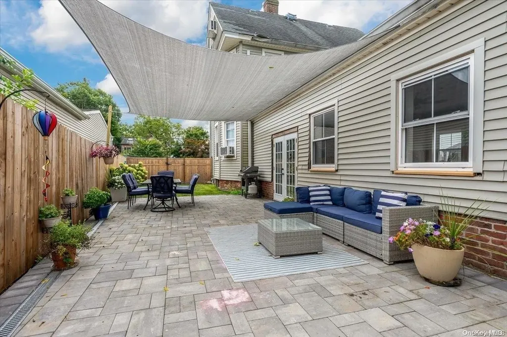 199 Raymond Street Islip NY 11751