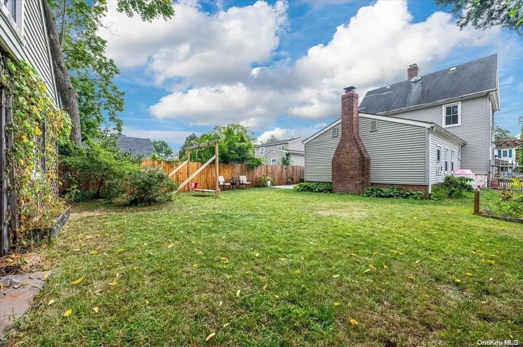 199 Raymond Street Islip NY 11751