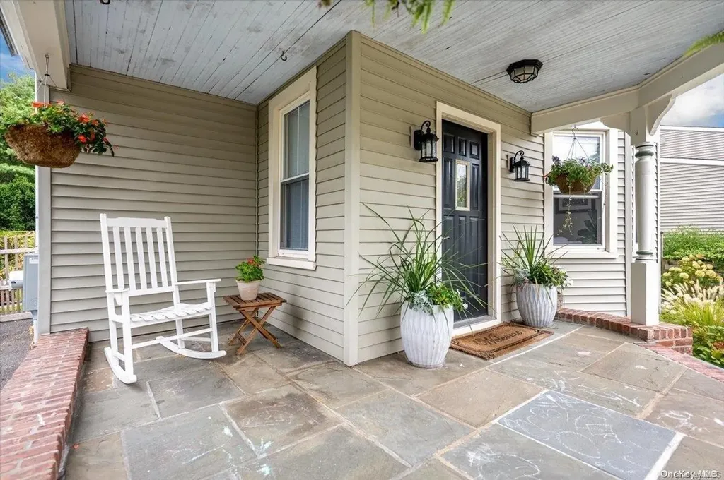 199 Raymond Street Islip NY 11751
