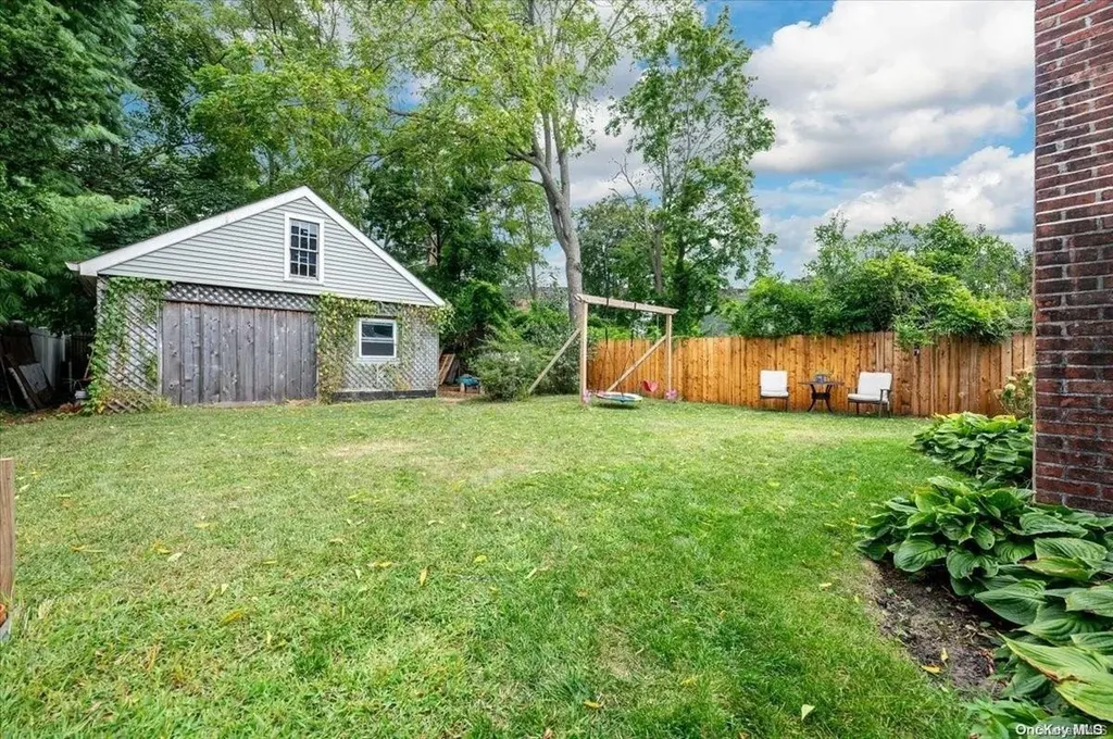 199 Raymond Street Islip NY 11751