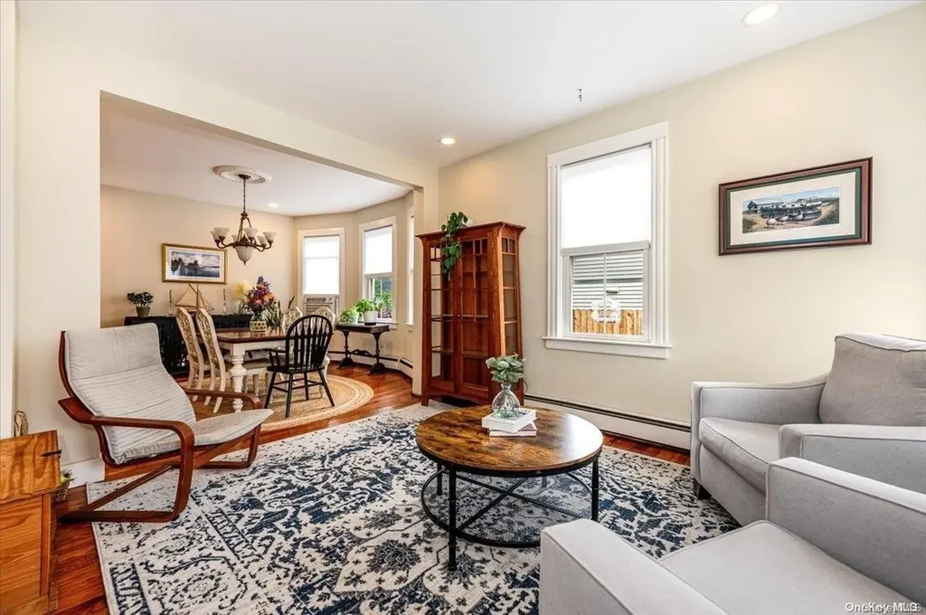 199 Raymond Street Islip NY 11751