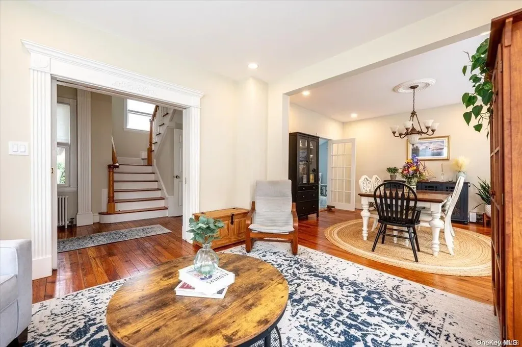 199 Raymond Street Islip NY 11751
