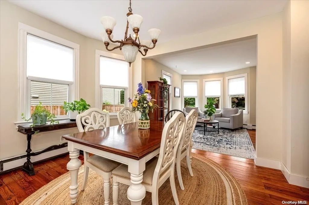 199 Raymond Street Islip NY 11751