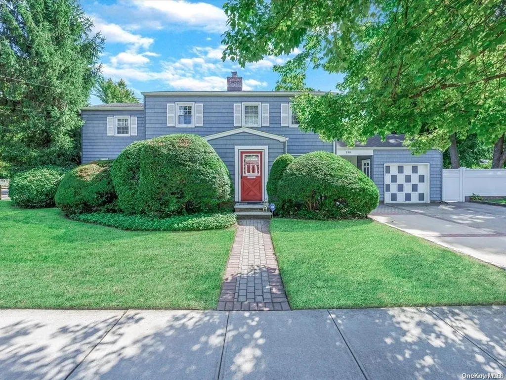 190 Wright Avenue Malverne NY 11565