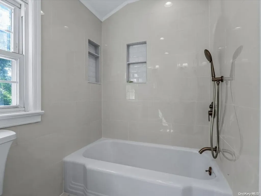 190 Wright Avenue Malverne NY 11565