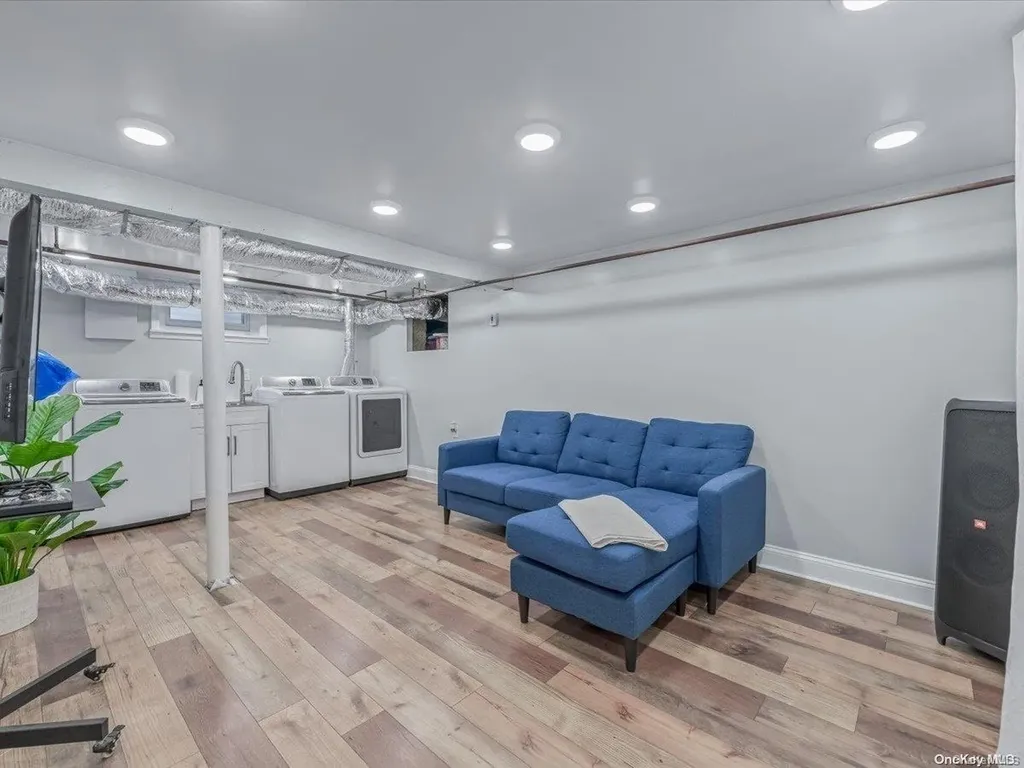 190 Wright Avenue Malverne NY 11565