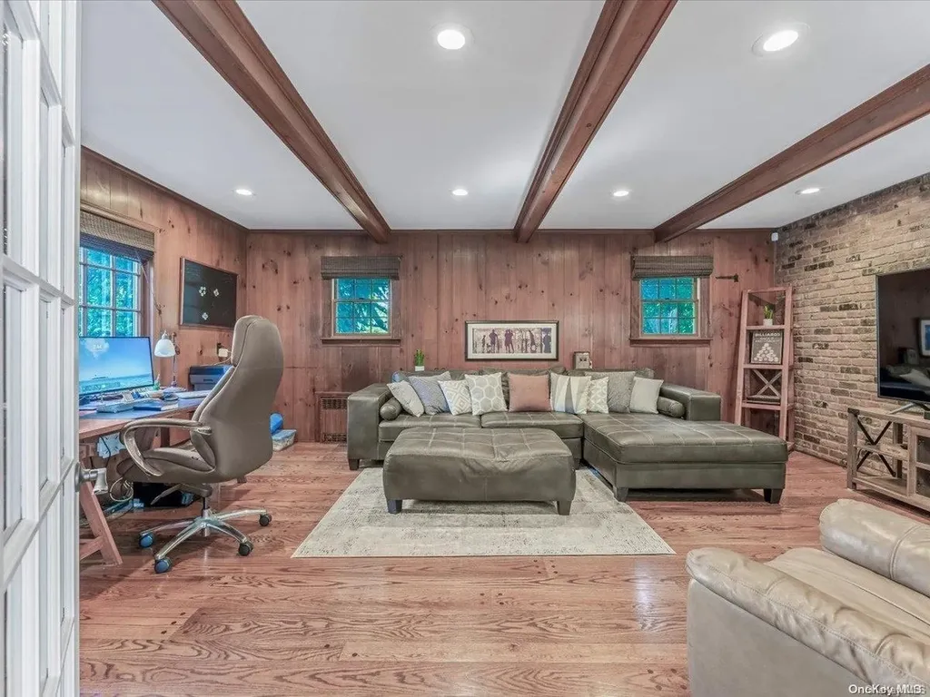 190 Wright Avenue Malverne NY 11565
