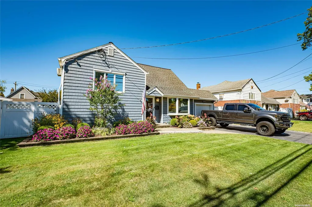 2370 Bayview Avenue Wantagh NY 11793