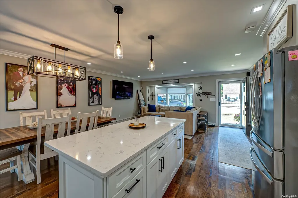 2370 Bayview Avenue Wantagh NY 11793