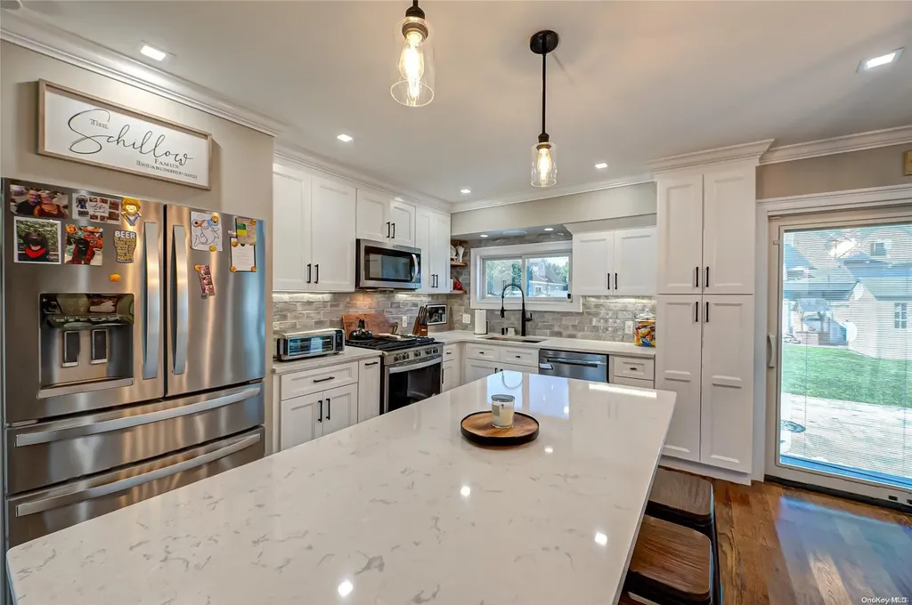 2370 Bayview Avenue Wantagh NY 11793