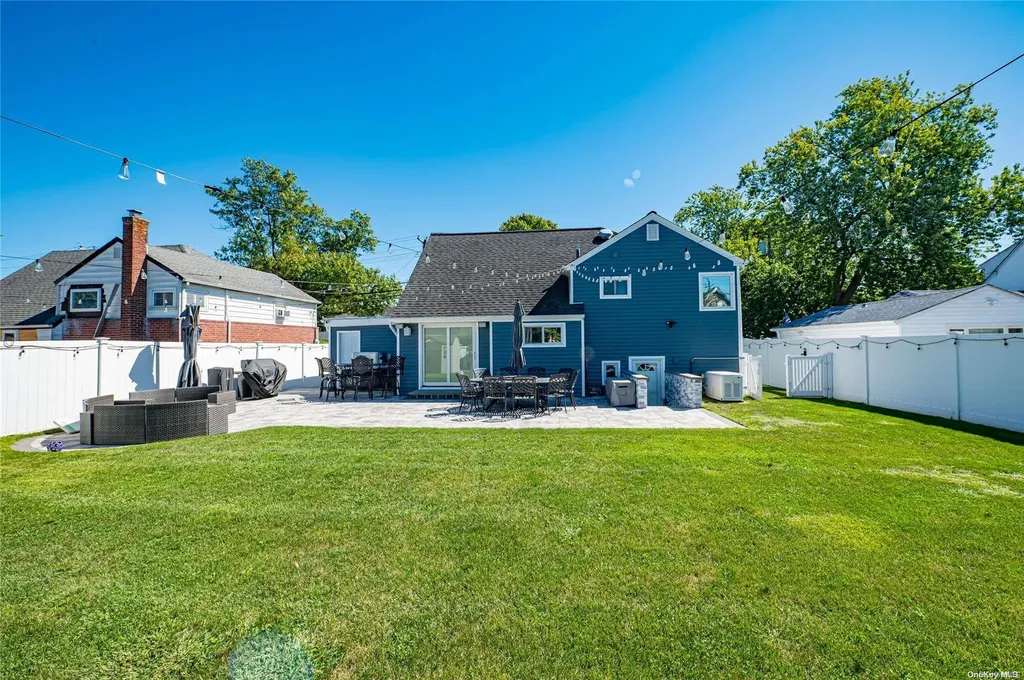 2370 Bayview Avenue Wantagh NY 11793