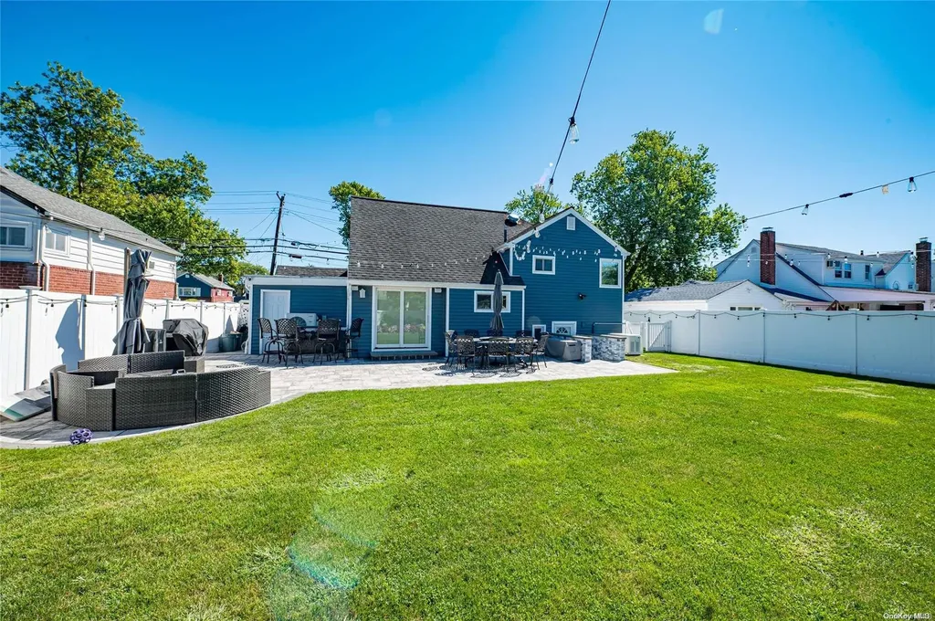 2370 Bayview Avenue Wantagh NY 11793