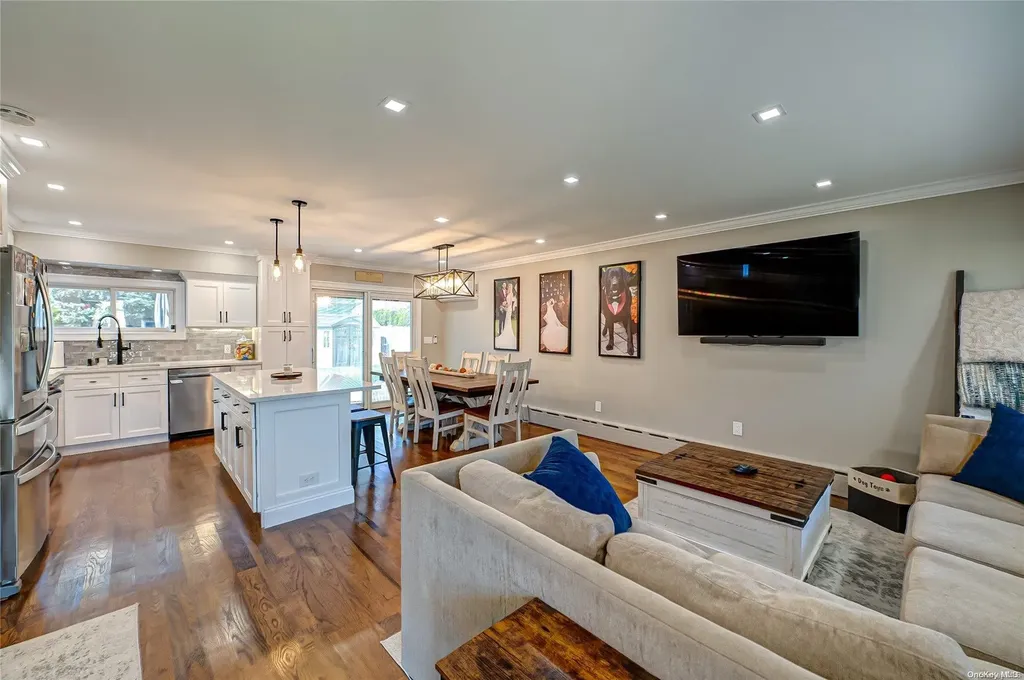 2370 Bayview Avenue Wantagh NY 11793