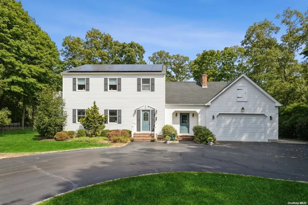 61 Roe Avenue East Patchogue NY 11772