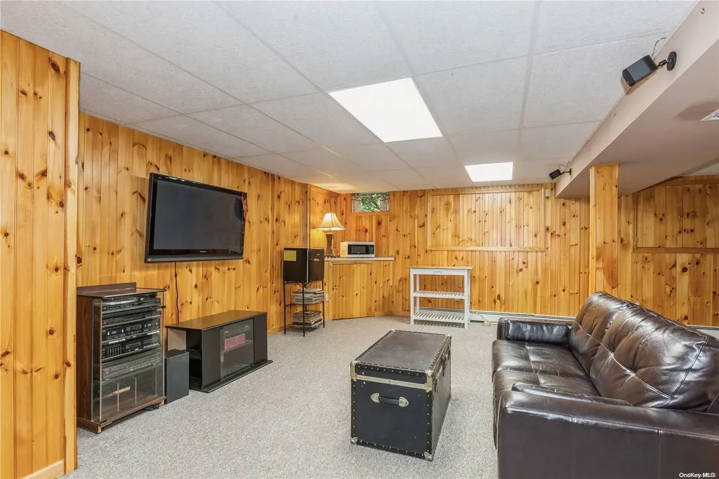 61 Roe Avenue East Patchogue NY 11772
