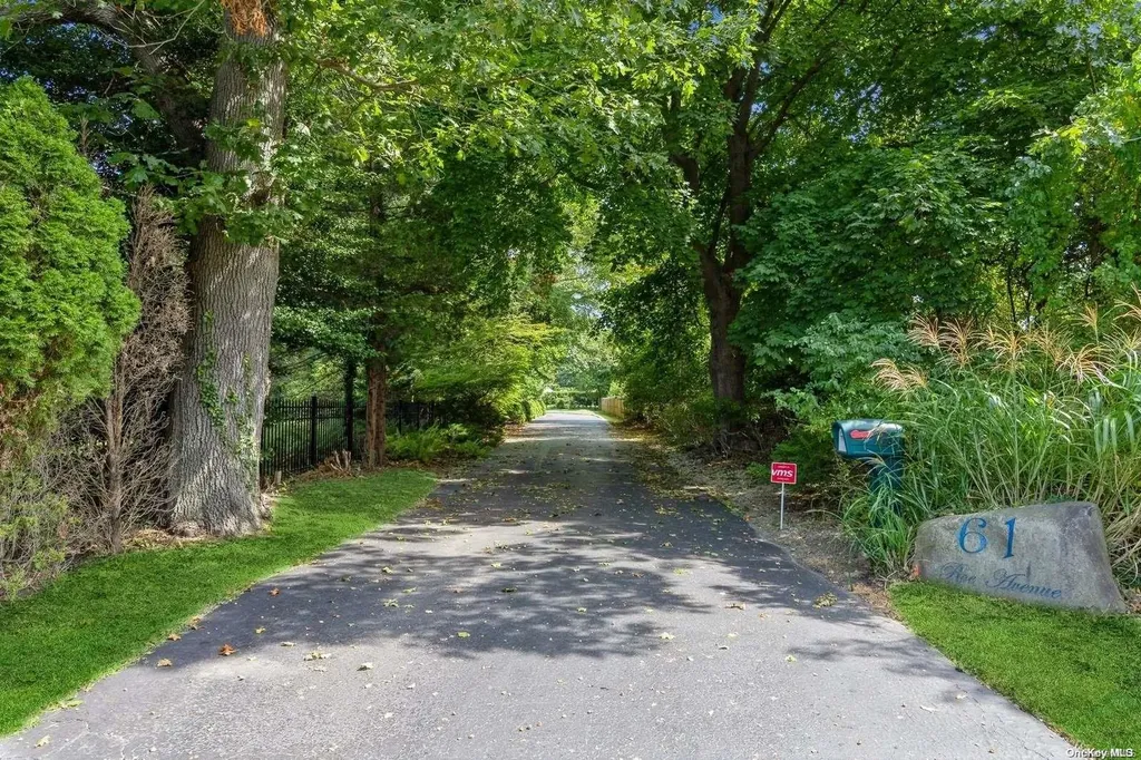 61 Roe Avenue East Patchogue NY 11772
