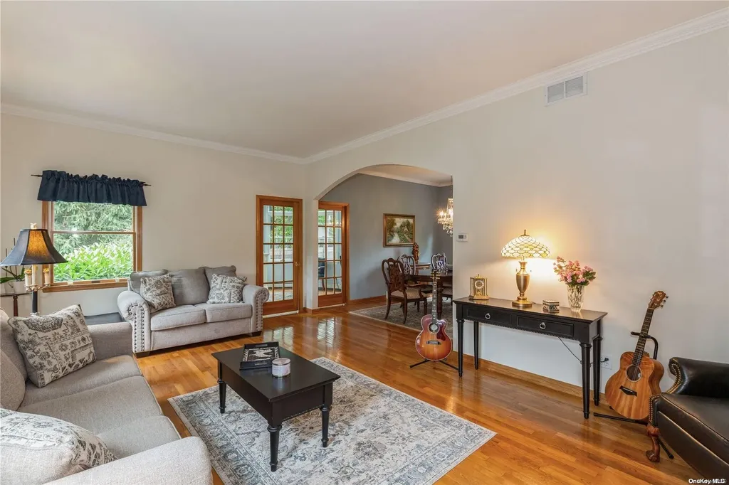 61 Roe Avenue East Patchogue NY 11772