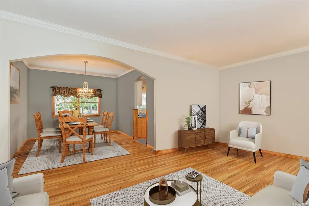 61 Roe Avenue East Patchogue NY 11772