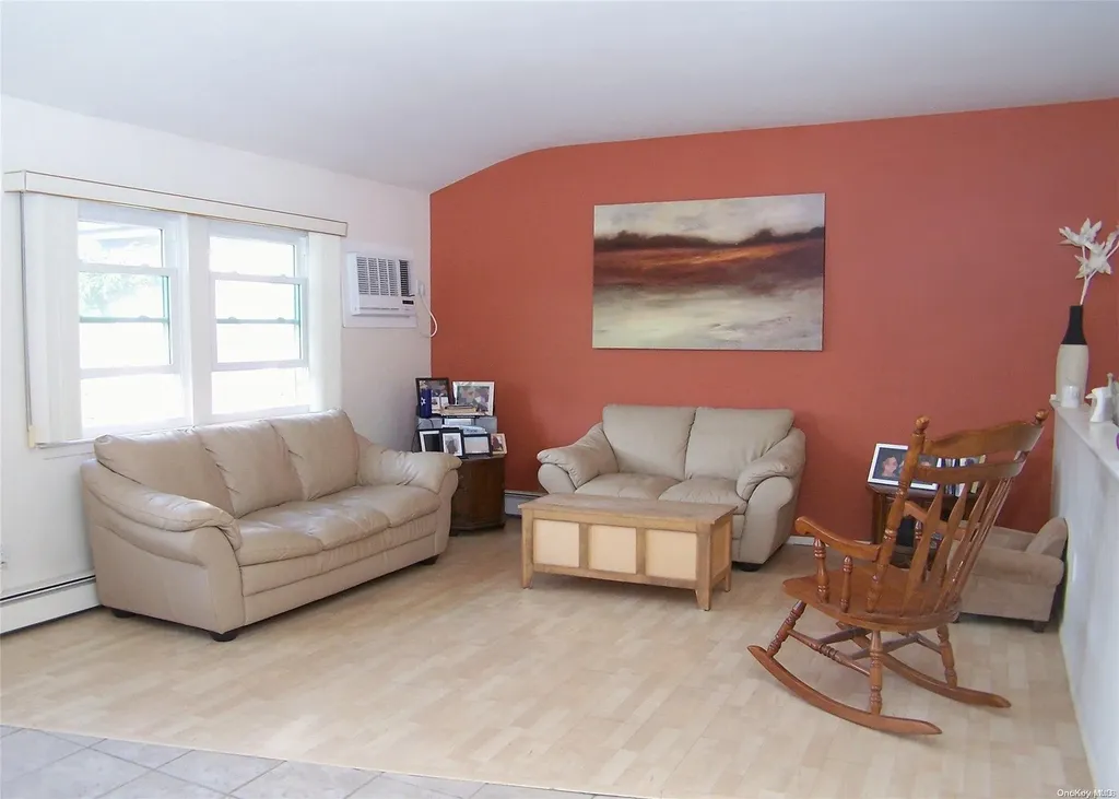 44 Drake Avenue Bellport NY 11713
