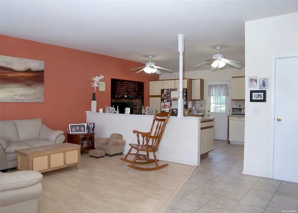 44 Drake Avenue Bellport NY 11713