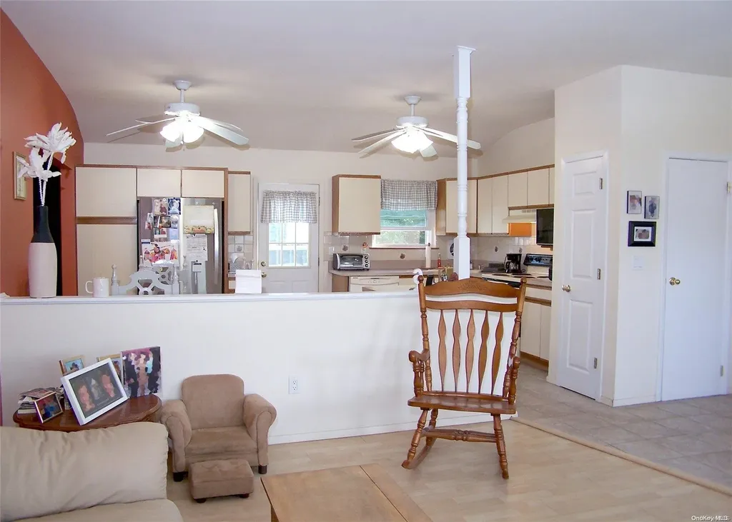 44 Drake Avenue Bellport NY 11713
