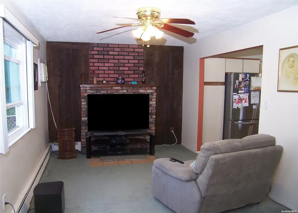 44 Drake Avenue Bellport NY 11713