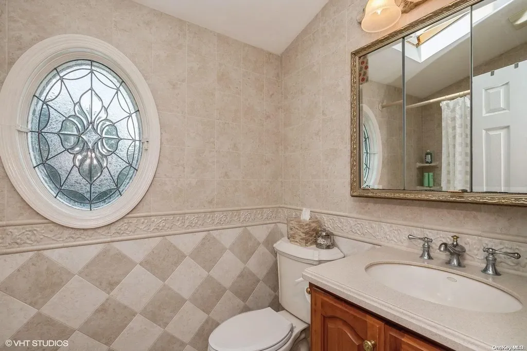 11 Parkview Drive Commack NY 11725