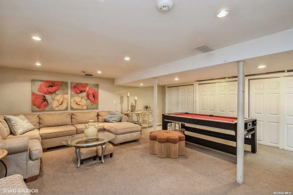 11 Parkview Drive Commack NY 11725