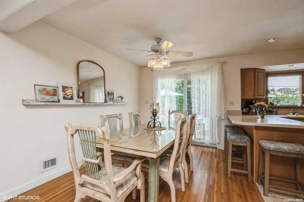 11 Parkview Drive Commack NY 11725