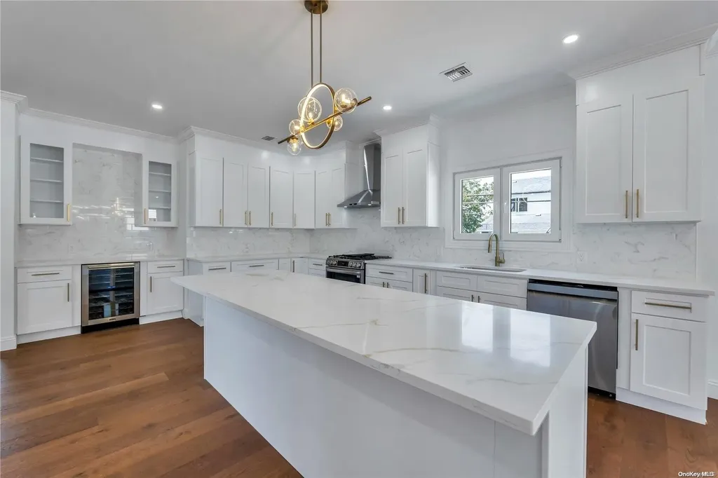 192 Shelter Lane Levittown NY 11756