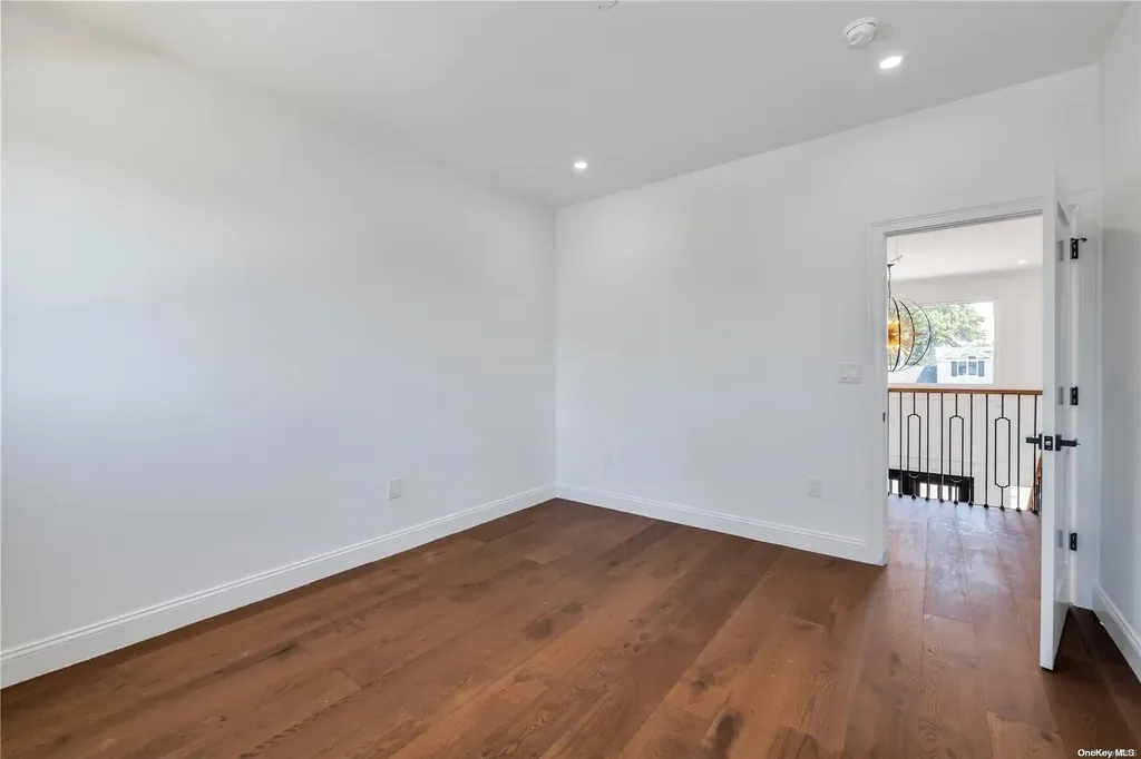 192 Shelter Lane Levittown NY 11756