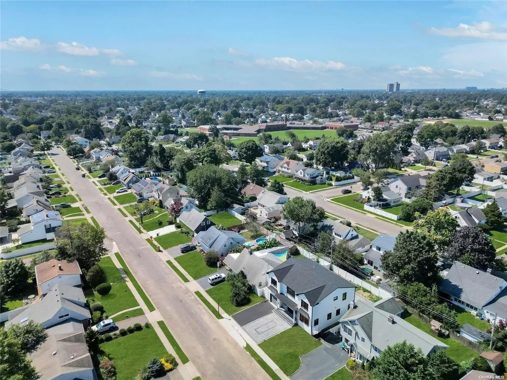 192 Shelter Lane Levittown NY 11756