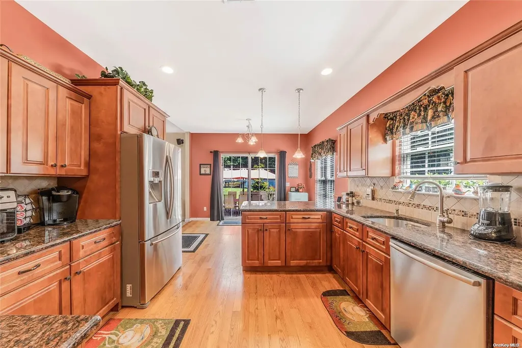 20 Kerry Court Riverhead NY 11901