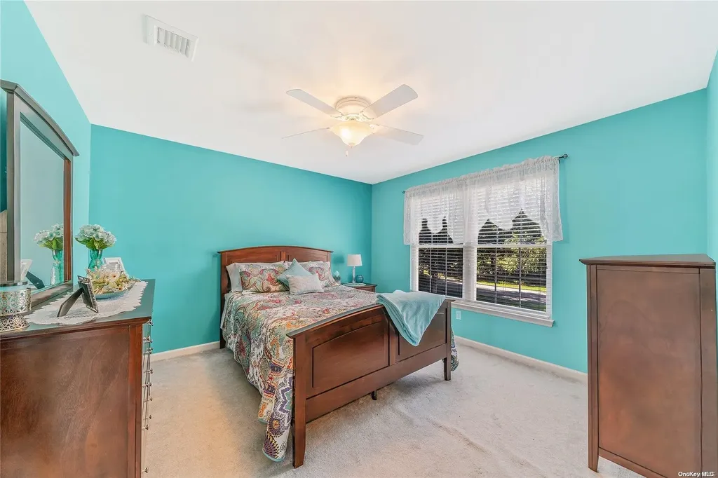 20 Kerry Court Riverhead NY 11901