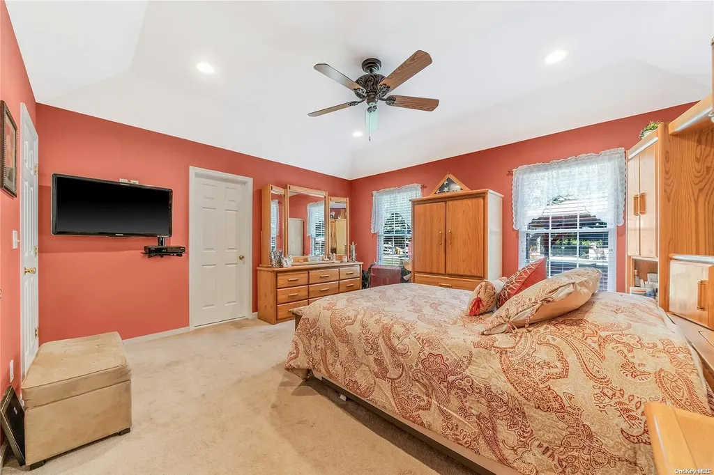 20 Kerry Court Riverhead NY 11901