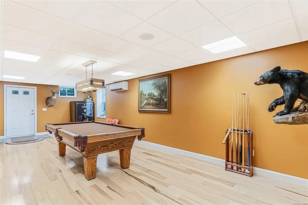 20 Kerry Court Riverhead NY 11901