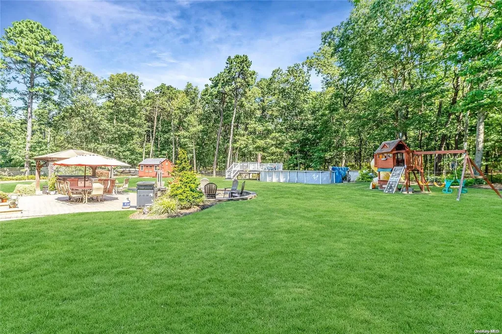 20 Kerry Court Riverhead NY 11901