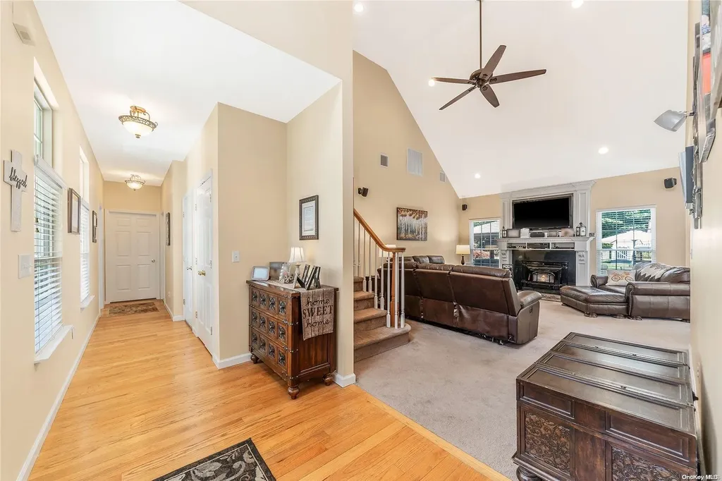 20 Kerry Court Riverhead NY 11901