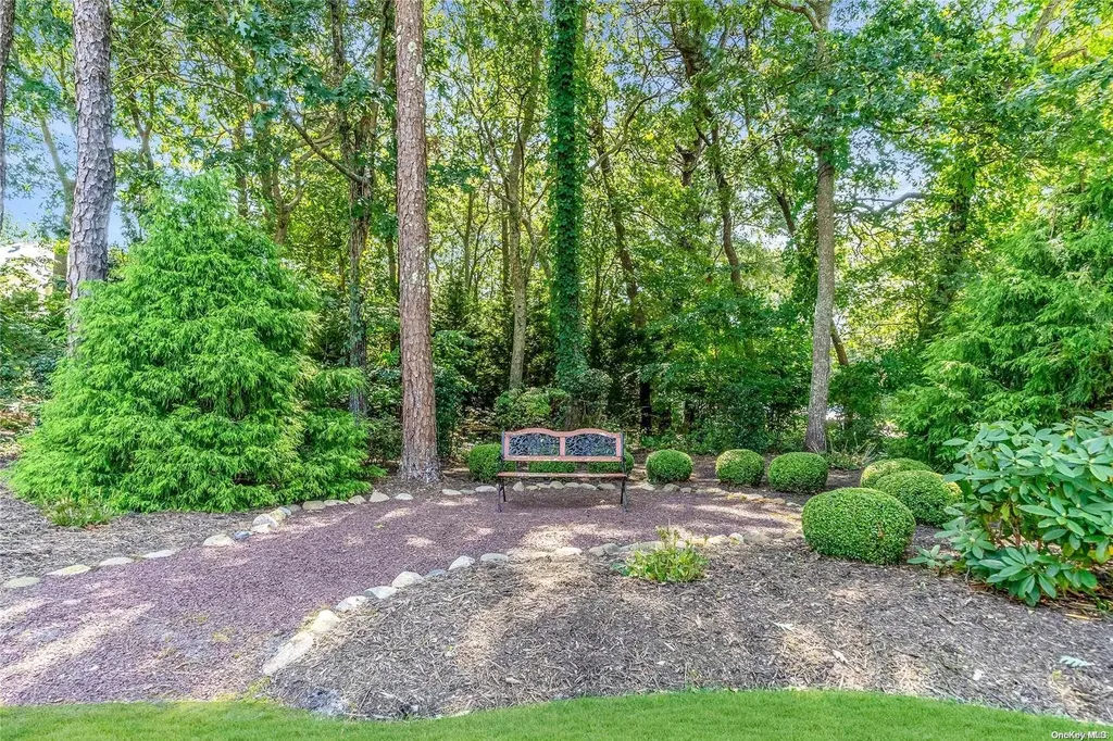 20 Kerry Court Riverhead NY 11901
