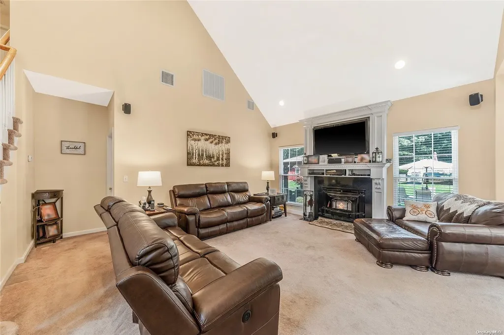 20 Kerry Court Riverhead NY 11901