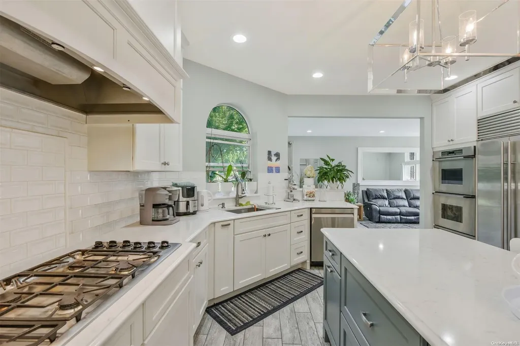 15 Ridgefield Drive Shoreham NY 11786