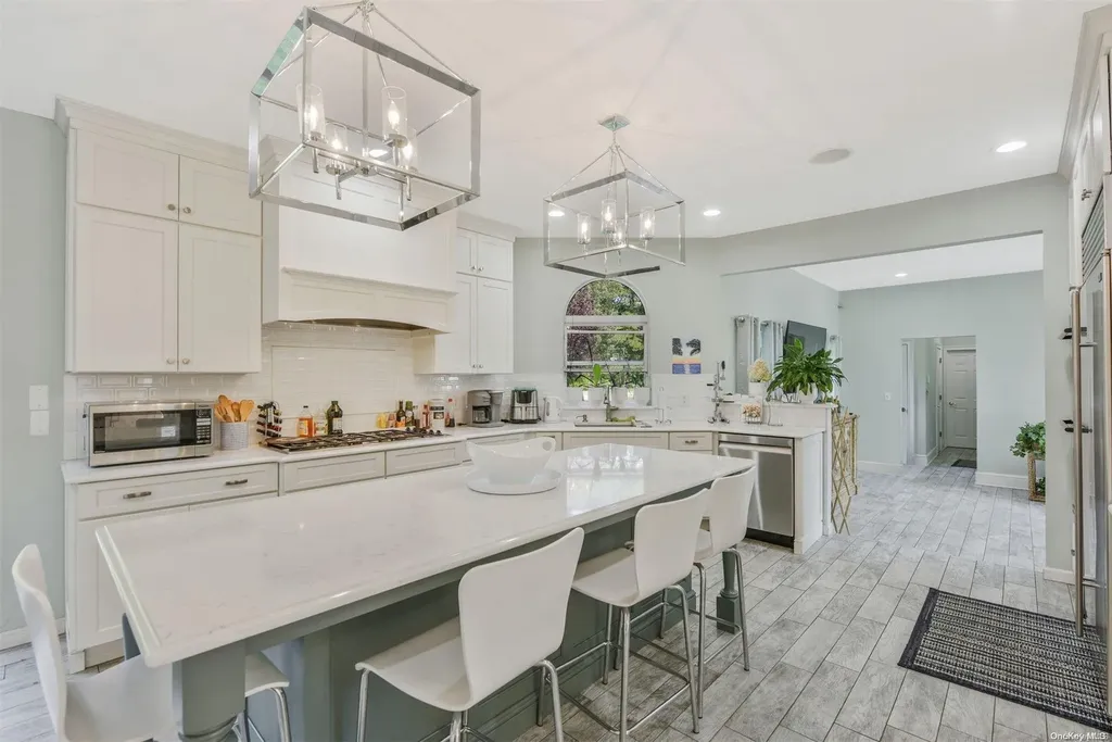 15 Ridgefield Drive Shoreham NY 11786