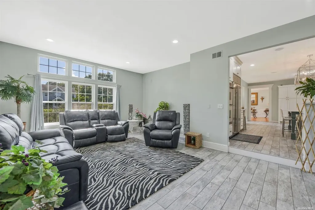 15 Ridgefield Drive Shoreham NY 11786
