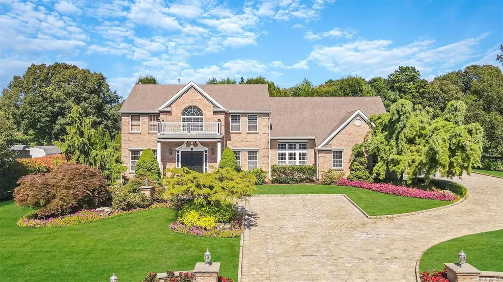 15 Ridgefield Drive Shoreham NY 11786