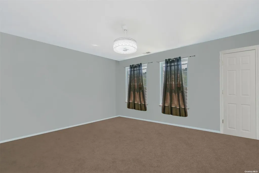 15 Ridgefield Drive Shoreham NY 11786