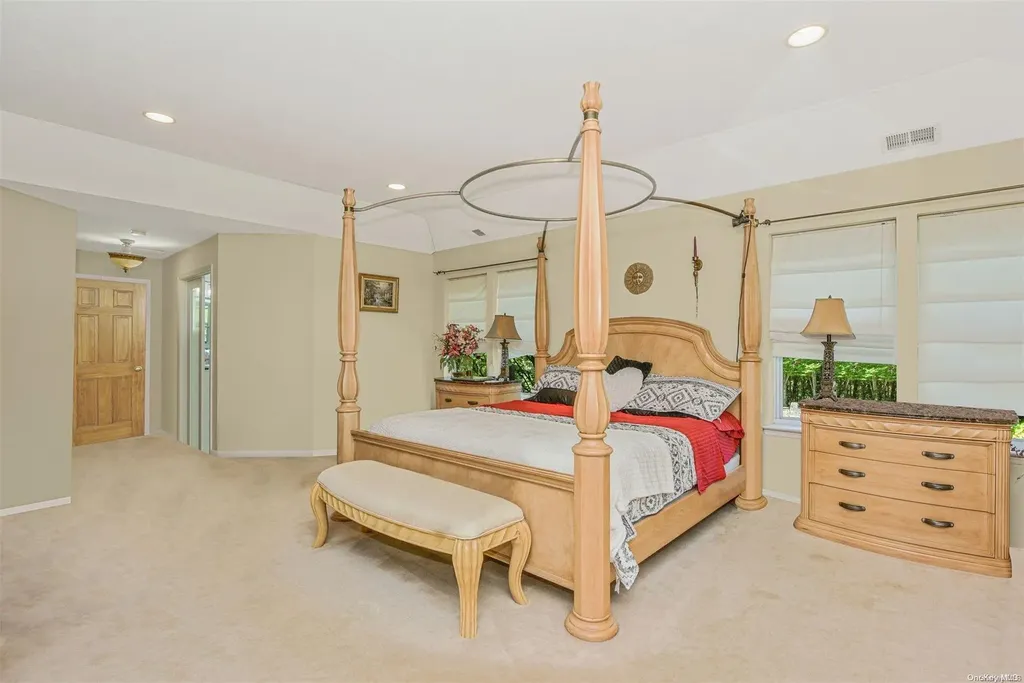 15 Ridgefield Drive Shoreham NY 11786