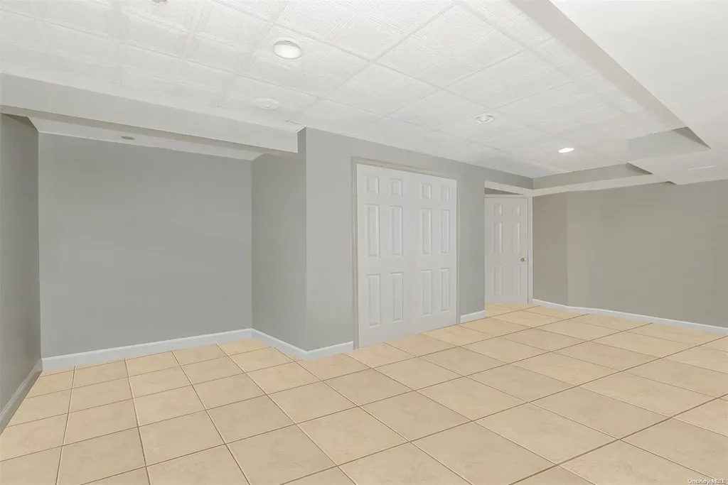 15 Ridgefield Drive Shoreham NY 11786